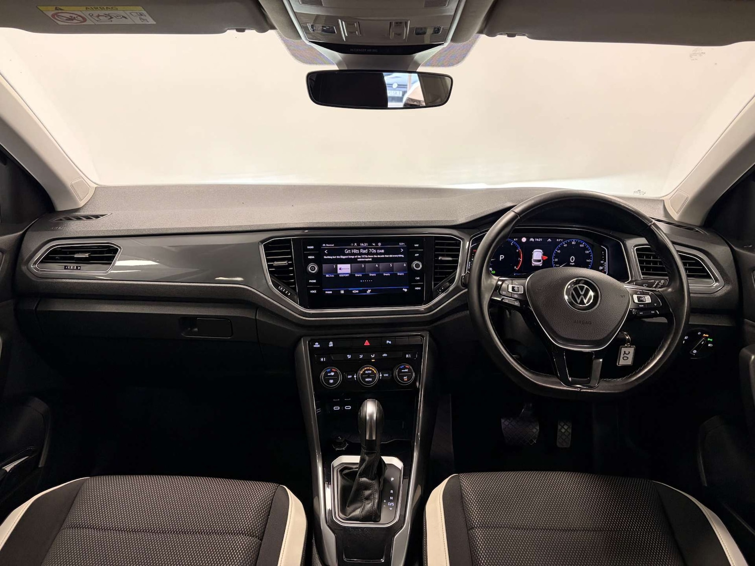 Used Volkswagen T-Roc 2021 for sale - 77149520: Photo 31