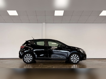 Used Renault Clio 2022 for sale - 78133405: Photo