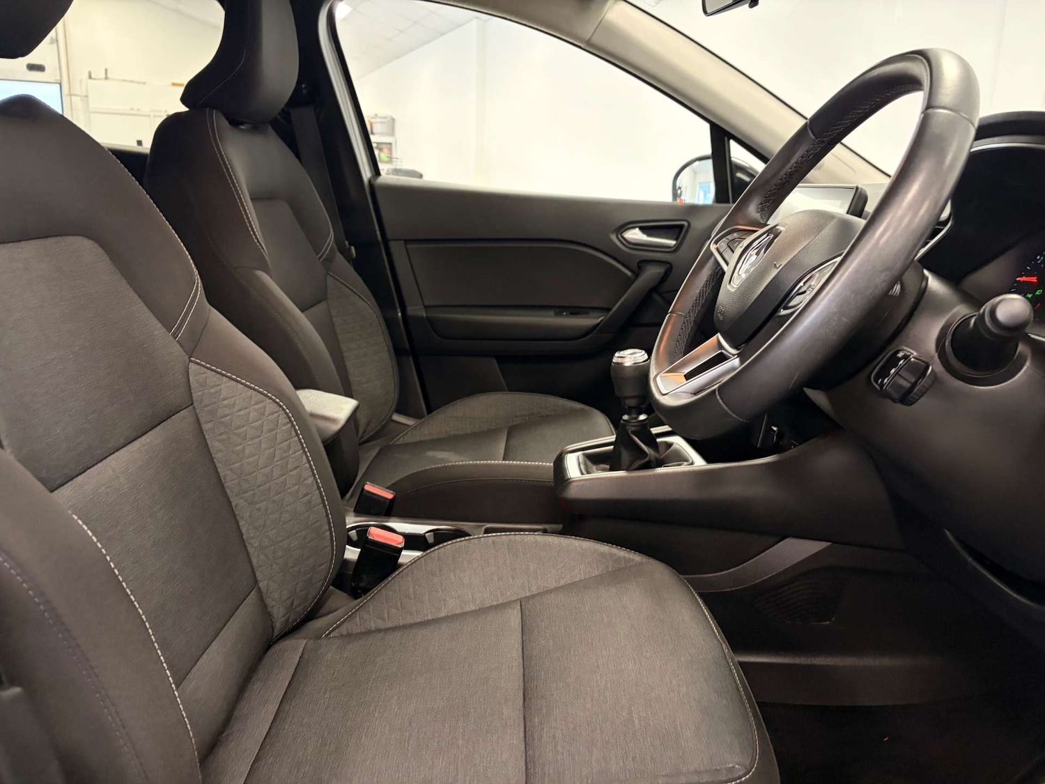 Used Renault Captur 2022 for sale - 77149530: Photo 27