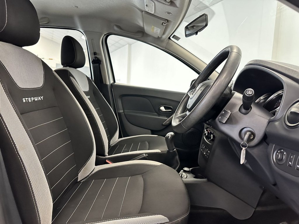 Used Dacia Sandero Stepway 2017 for sale - 76672268: Photo 29