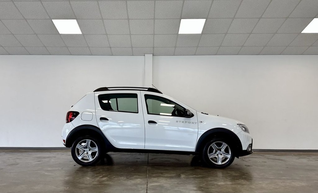 Used Dacia Sandero Stepway 2017 for sale - 76672268: Photo 8