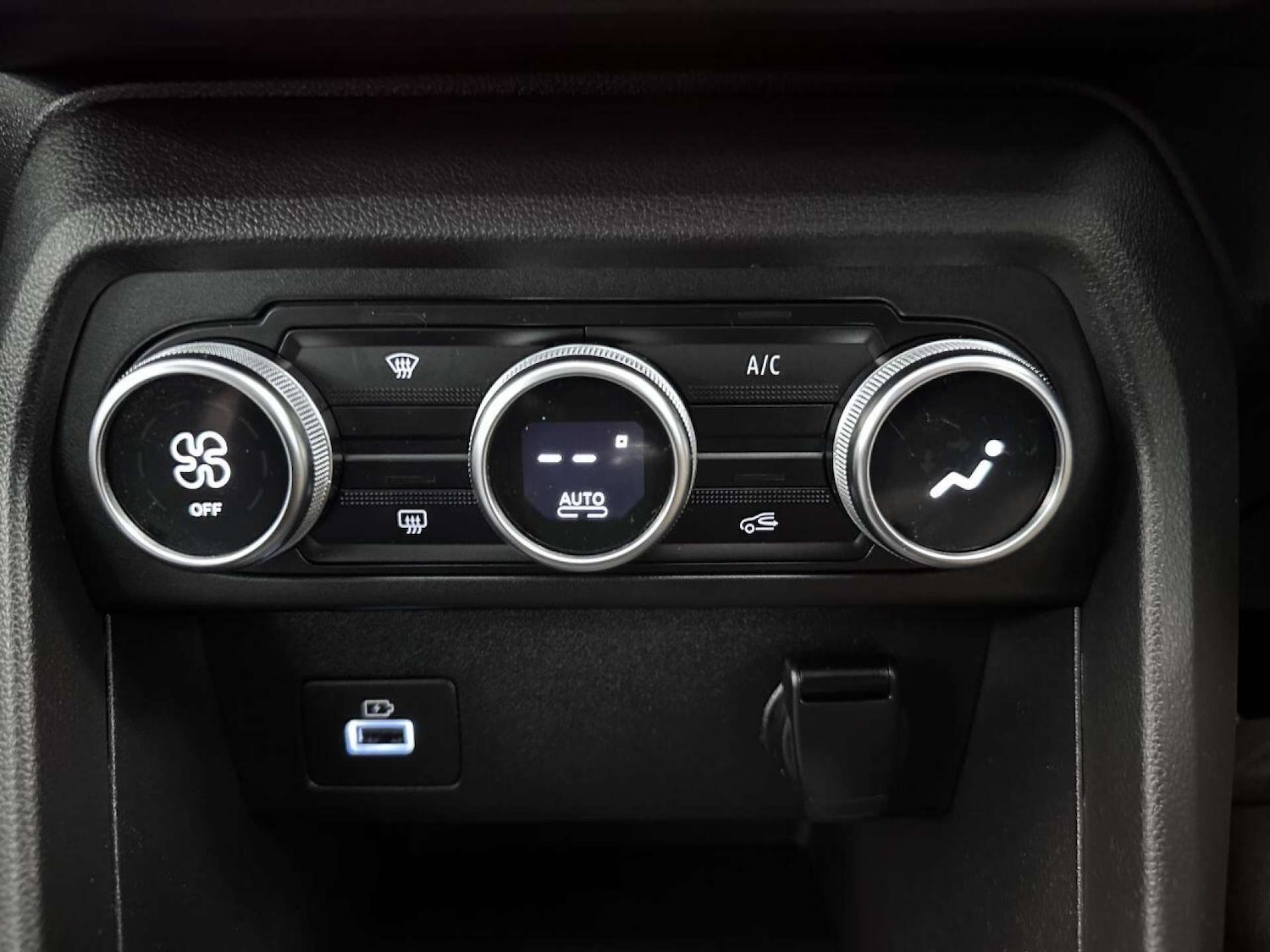 Used Dacia Sandero Stepway 2022 for sale - 77149503: Photo 37