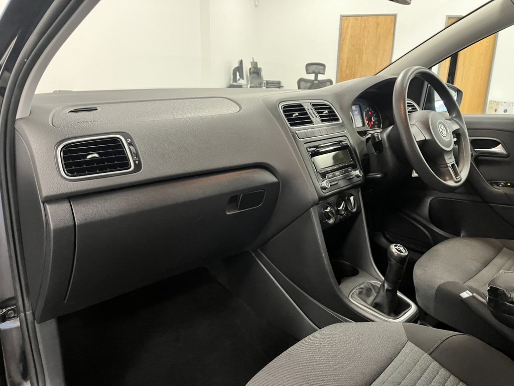 Used Volkswagen Polo 2010 for sale - 76686234: Photo 11