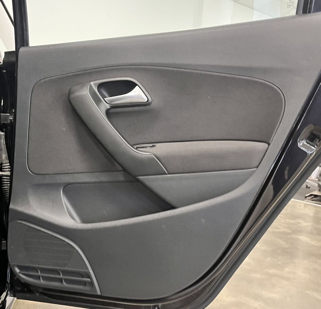 Used Volkswagen Polo 2010 for sale - 76686234: Photo 24