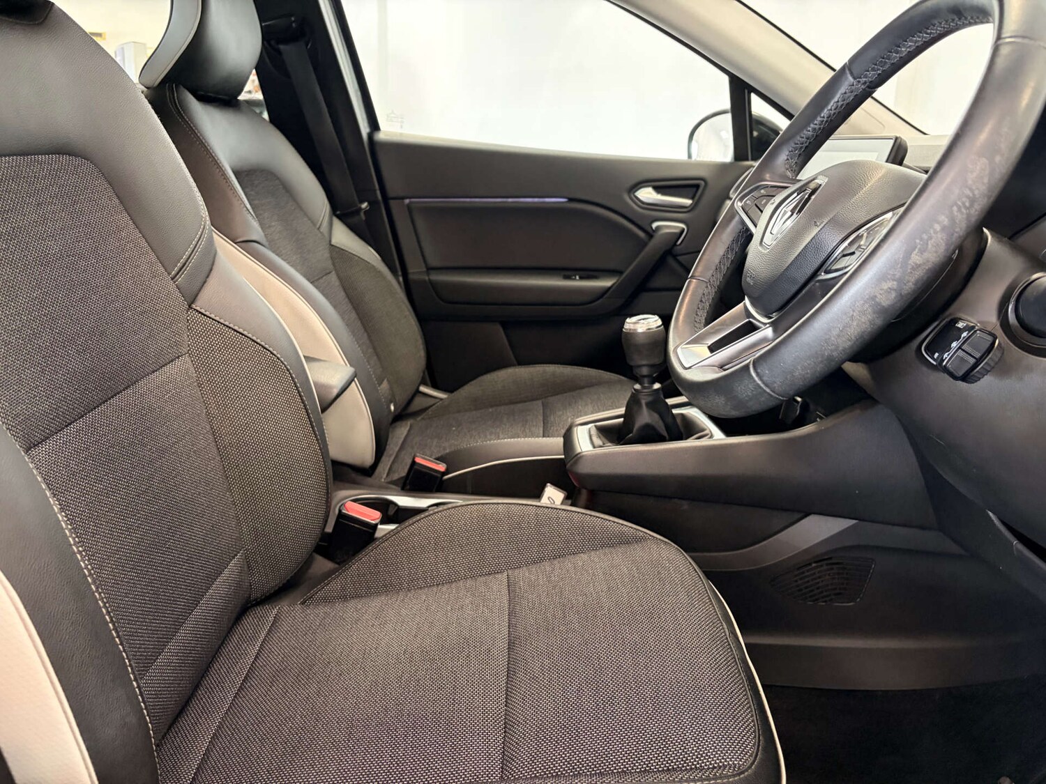 Used Renault Captur 2022 for sale - 77932008: Photo 29