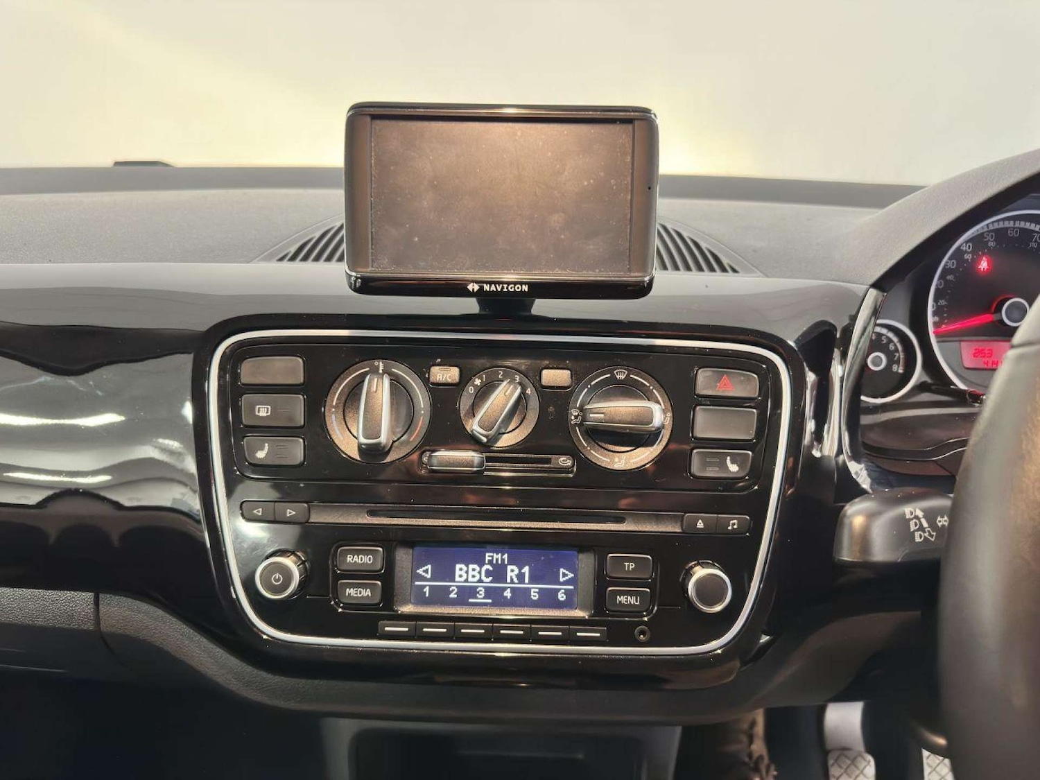 Used Volkswagen up! 2013 for sale - 77149512: Photo 35