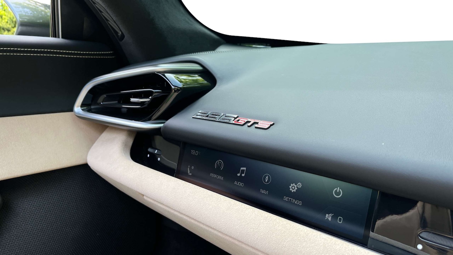 Used Ferrari 296 GTS for sale - 77257200: Photo 21