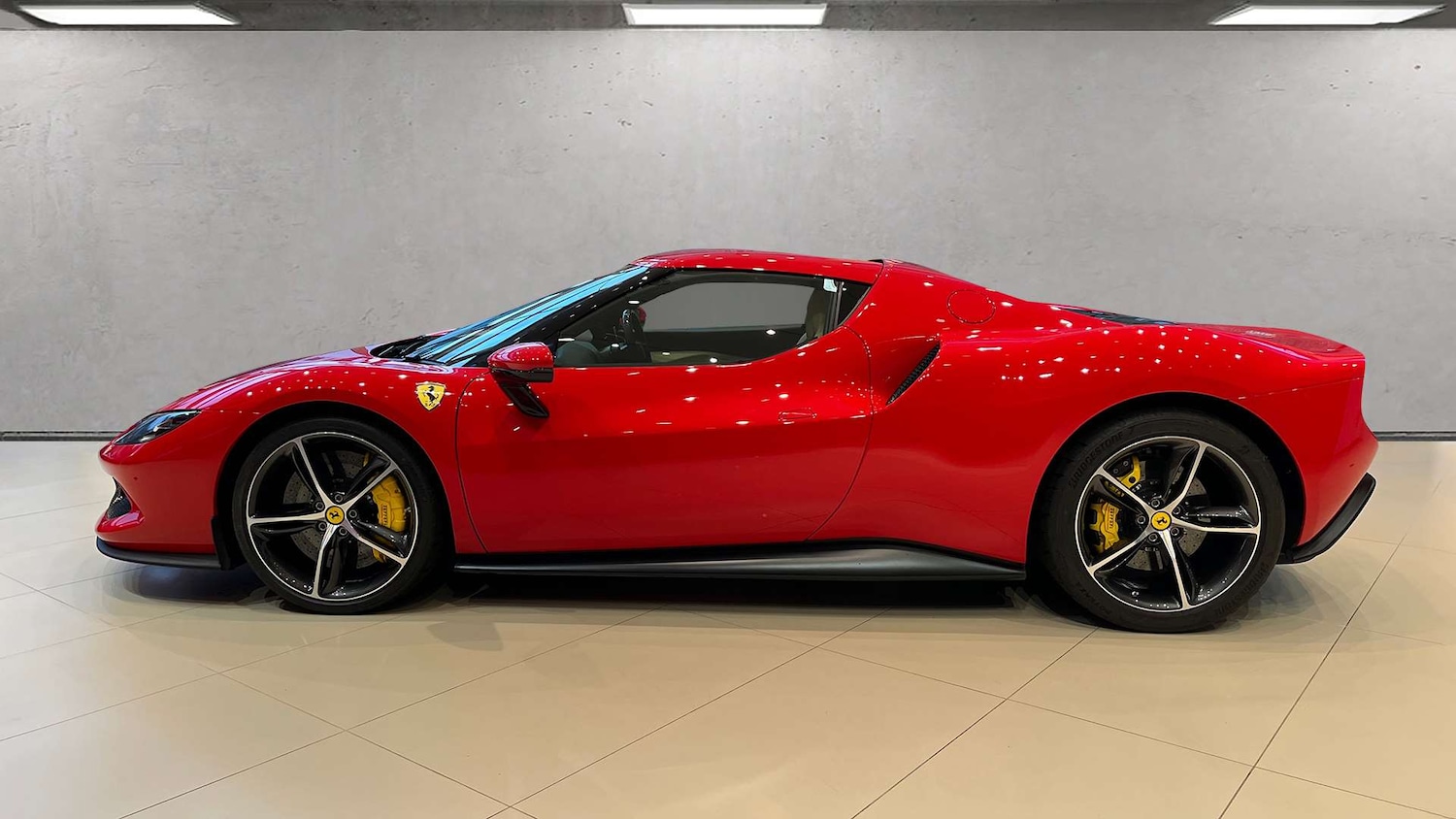 Used Ferrari 296 GTB 2023 for sale - 76875861: Photo 4