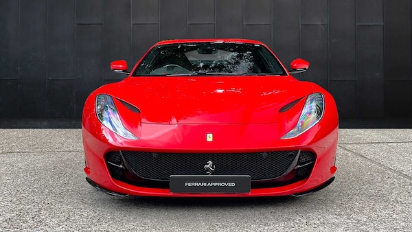 Used Ferrari 812 Superfast 2019 for sale - 75603855: Photo 2