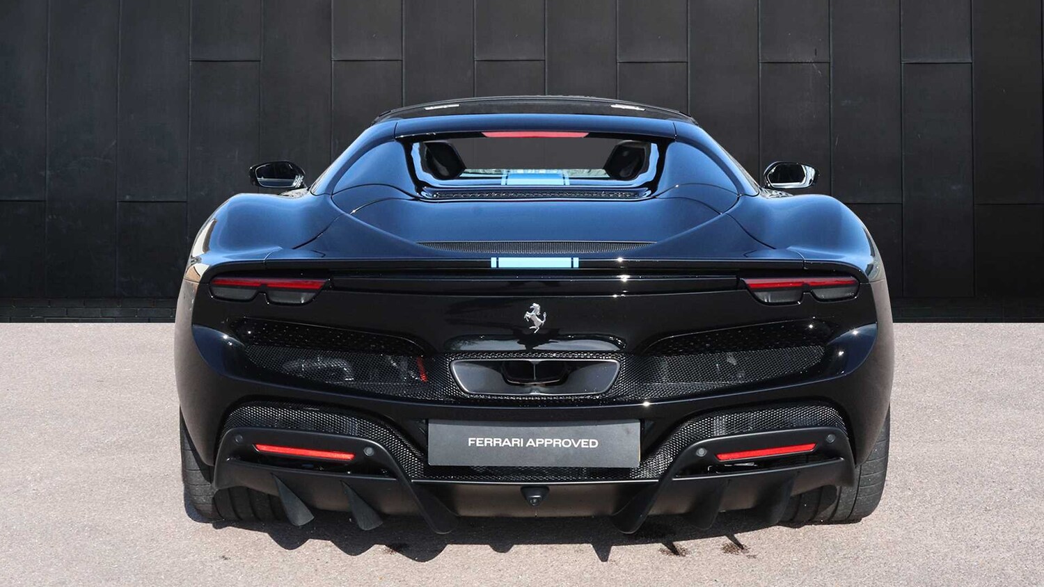 Used Ferrari 296 GTS 2023 for sale - 76774316: Photo 10