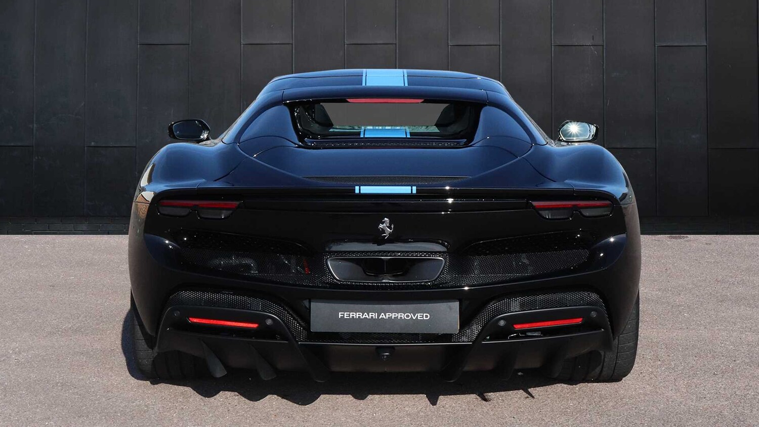 Used Ferrari 296 GTS 2023 for sale - 76774316: Photo 5