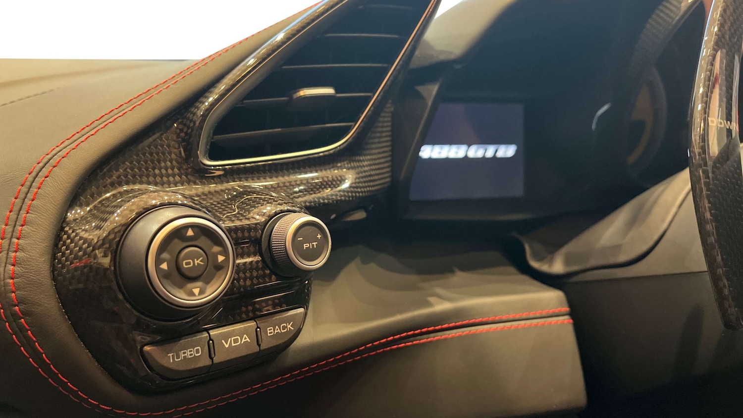 Used Ferrari 488 2017 for sale - 76842960: Photo 15