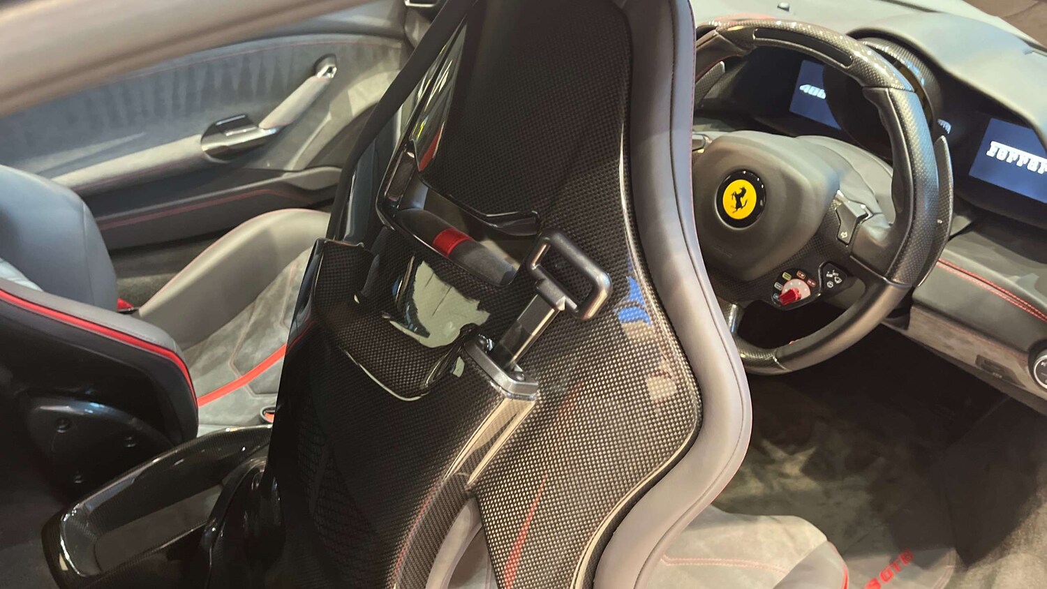 Used Ferrari 488 2017 for sale - 76842960: Photo 28