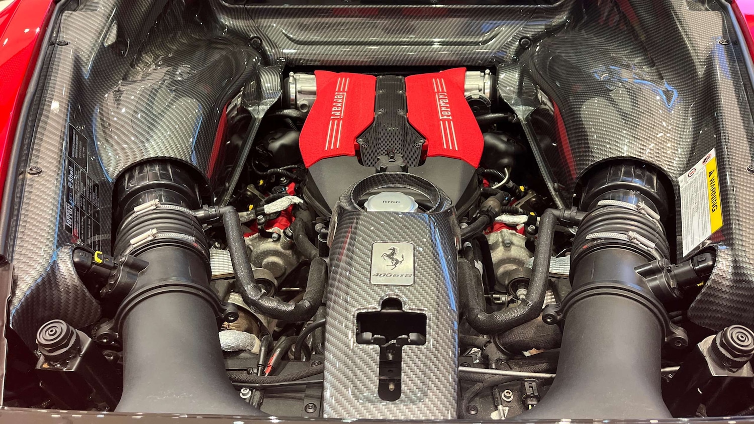 Used Ferrari 488 2017 for sale - 76842960: Photo 32