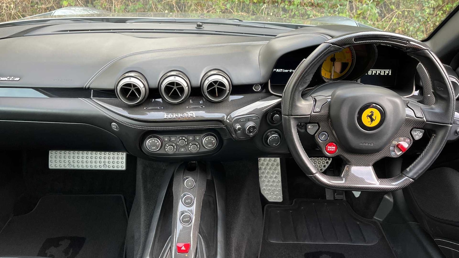 Used Ferrari F12 Berlinetta 2015 for sale - 73732818: Photo 14