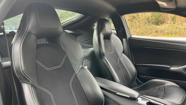 Used Ferrari F12 Berlinetta 2015 for sale - 73732818: Photo 17