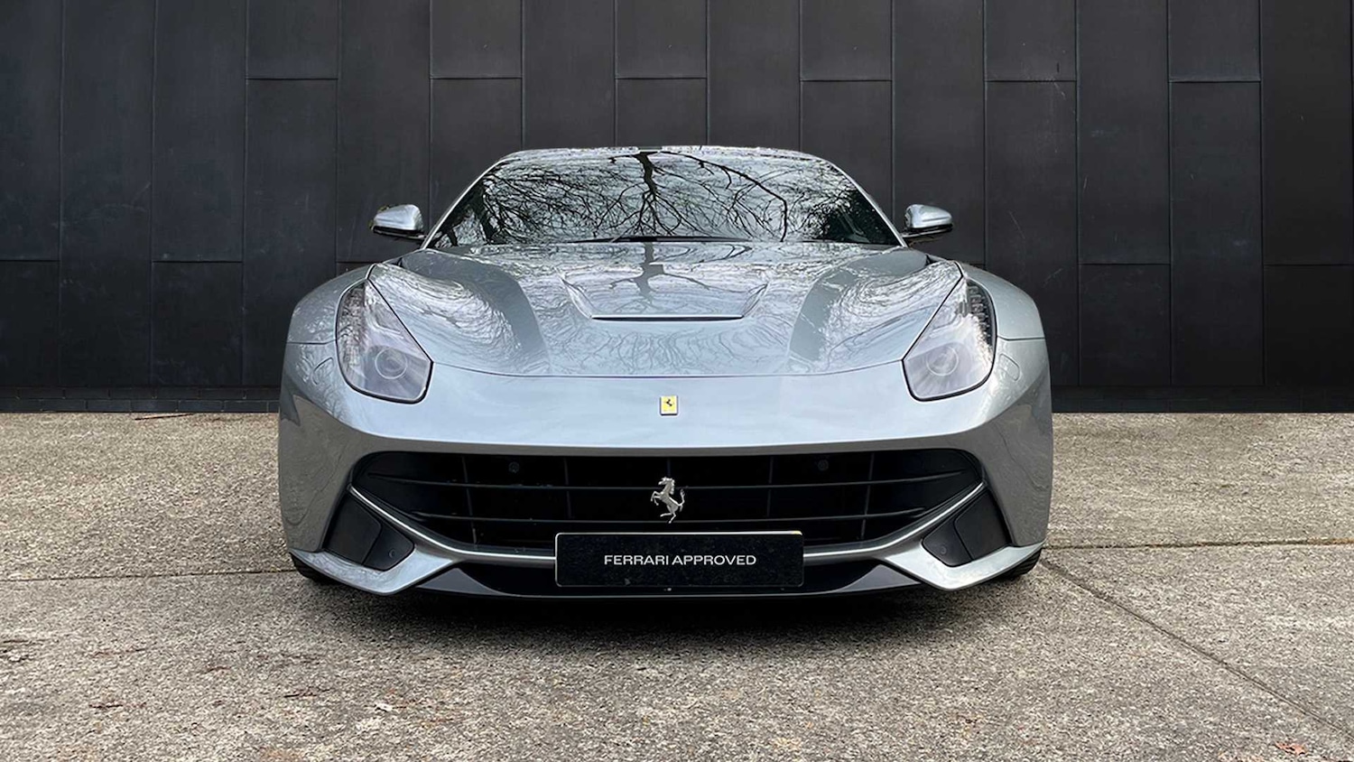Used Ferrari F12 Berlinetta 2015 for sale - 73732818: Photo 2