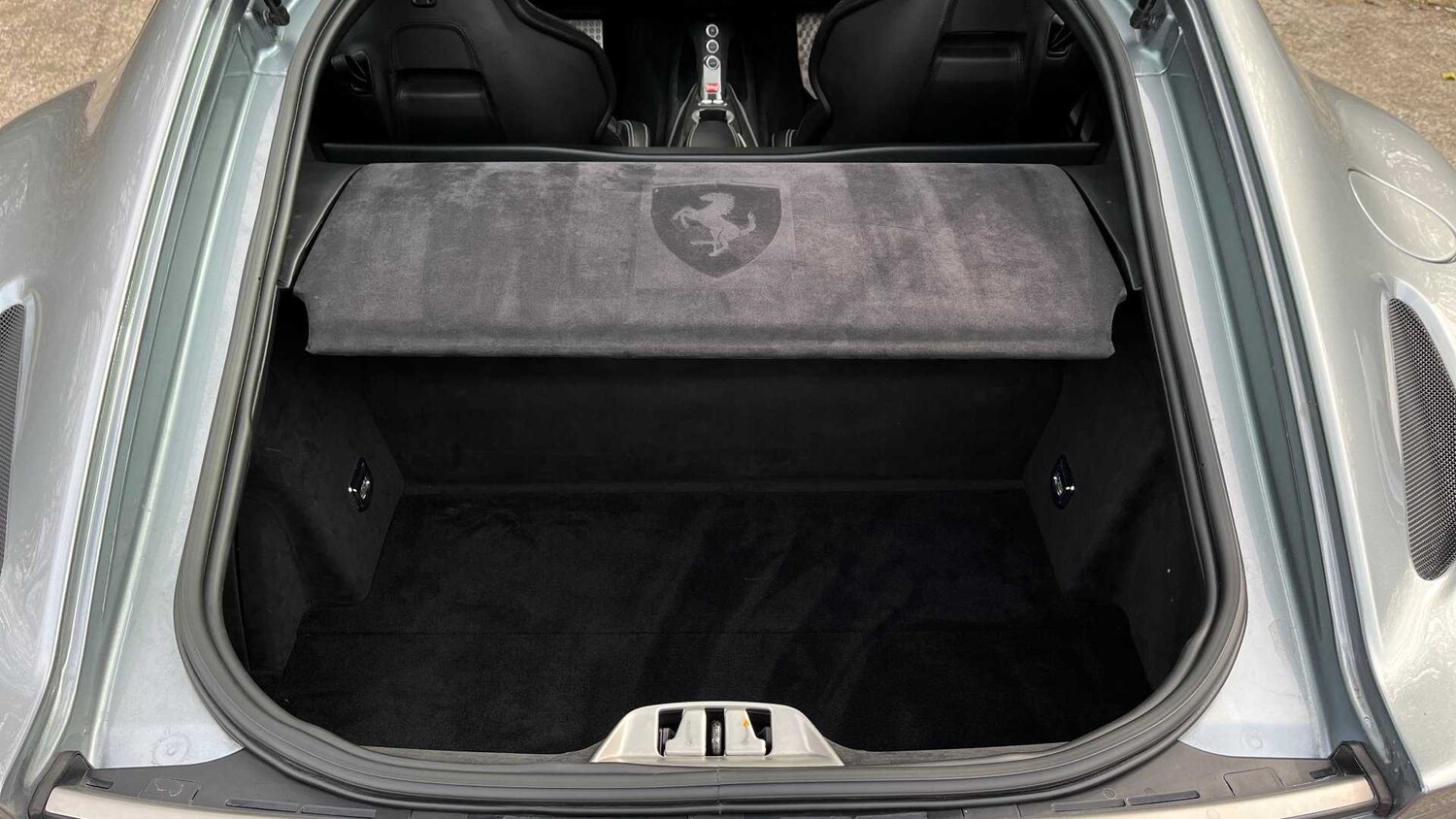 Used Ferrari F12 Berlinetta 2015 for sale - 73732818: Photo 27