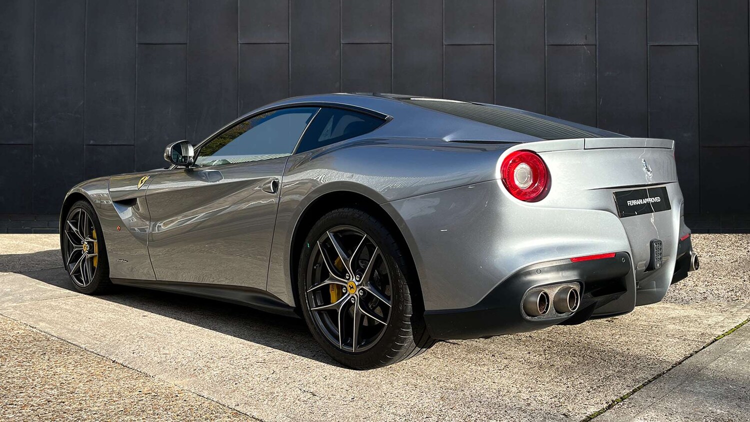 Used Ferrari F12 Berlinetta 2015 for sale - 73732818: Photo 5