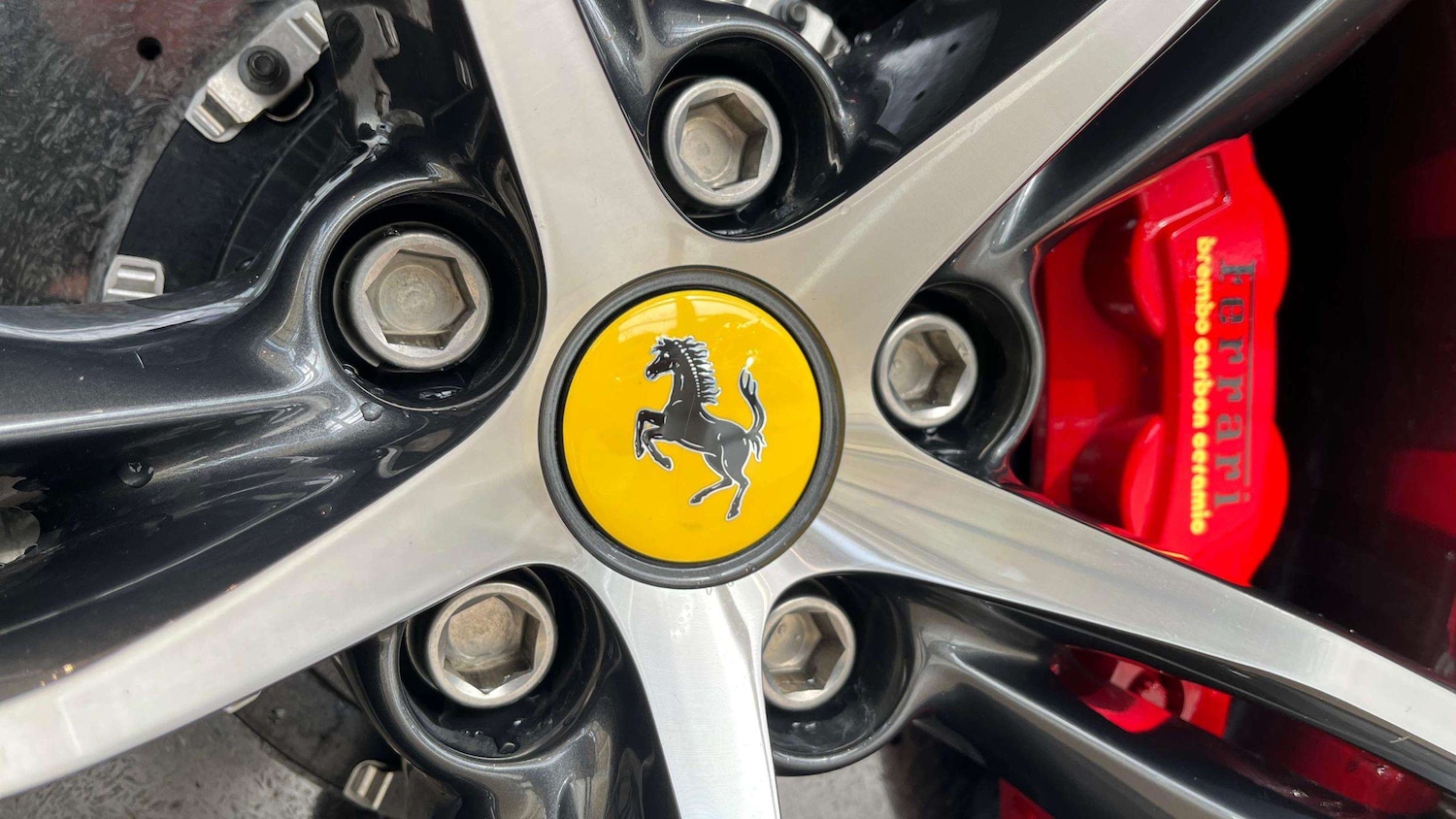 Used Ferrari 296 GTB 2022 for sale - 78149149: Photo 11