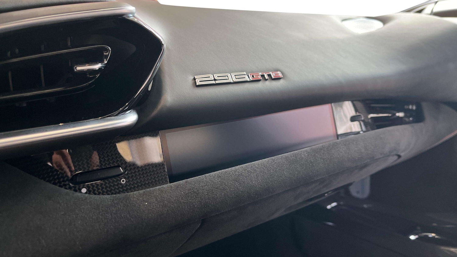 Used Ferrari 296 GTB 2022 for sale - 78149149: Photo 22