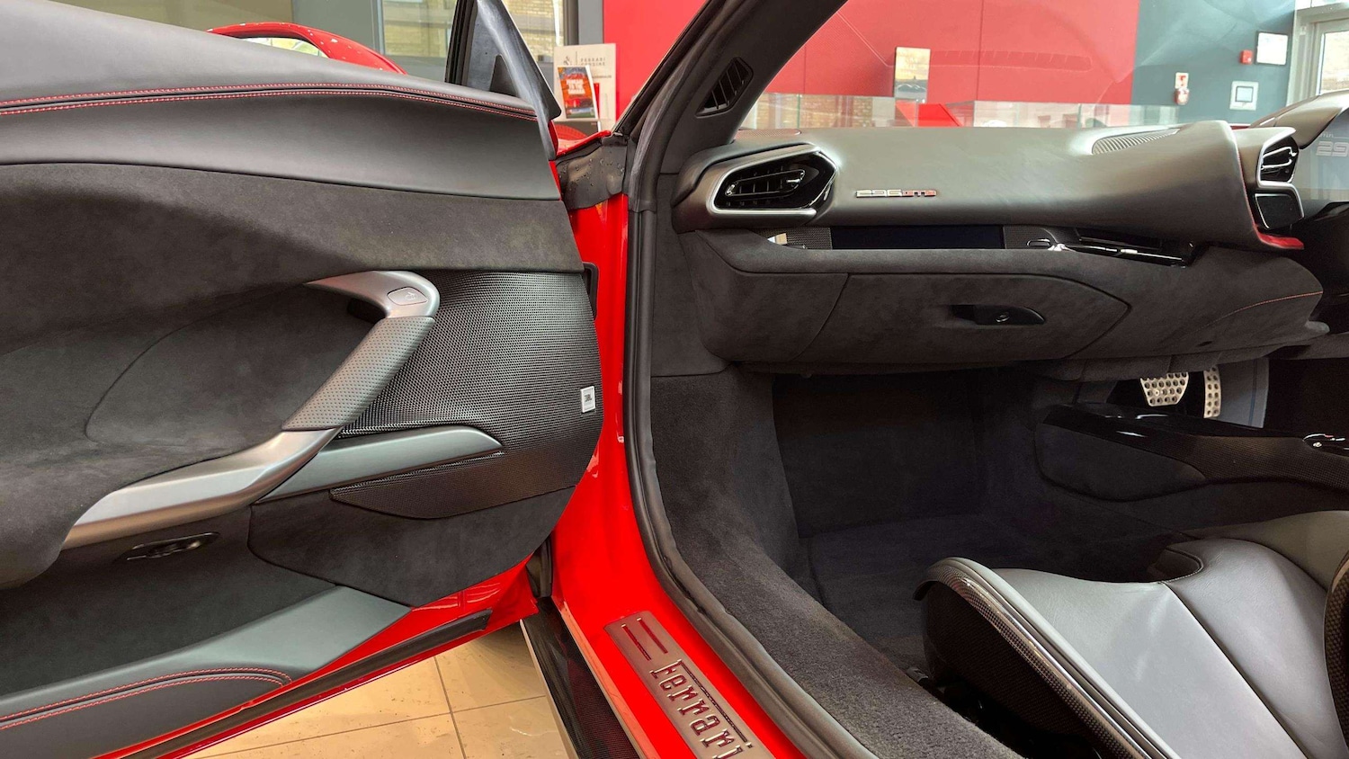 Used Ferrari 296 GTB 2022 for sale - 78149149: Photo 23