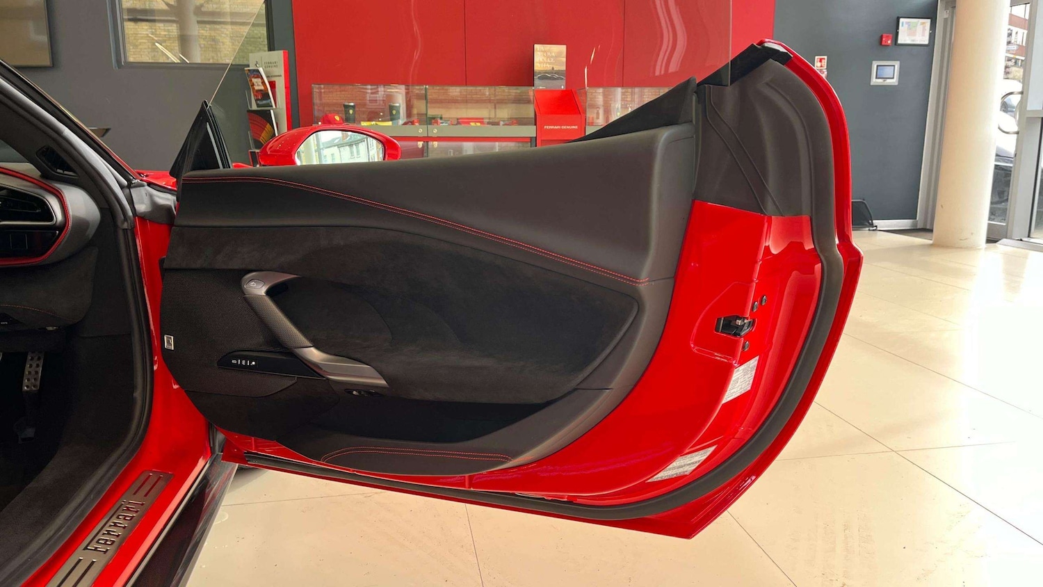 Used Ferrari 296 GTB 2022 for sale - 78149149: Photo 24