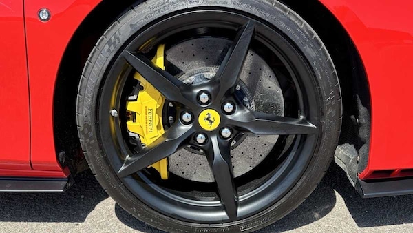 Used Ferrari F8 Tributo 2020 for sale - 76205236: Photo 10