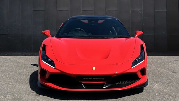 Used Ferrari F8 Tributo 2020 for sale - 76205236: Photo 2