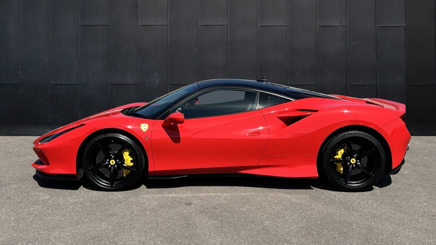 Used Ferrari F8 Tributo 2020 for sale - 76205236: Photo 4