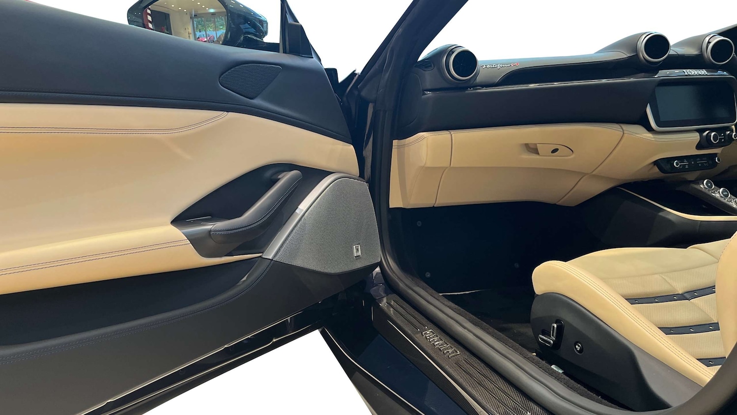 Used Ferrari Portofino 2022 for sale - 76842978: Photo 25