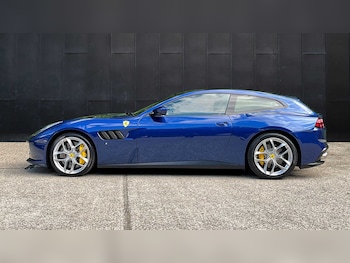 Used Ferrari GTC4Lusso 2019 for sale - 74890414: Photo