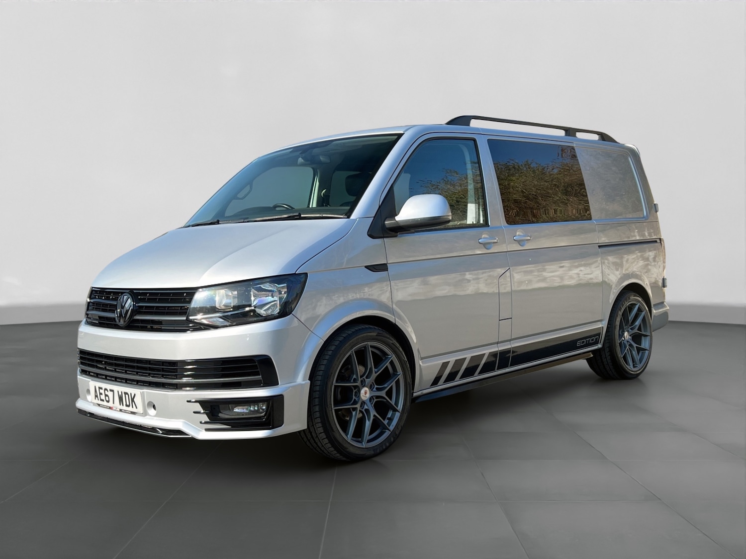 Used Volkswagen Transporter 2017 for sale - 78149053: Photo 2