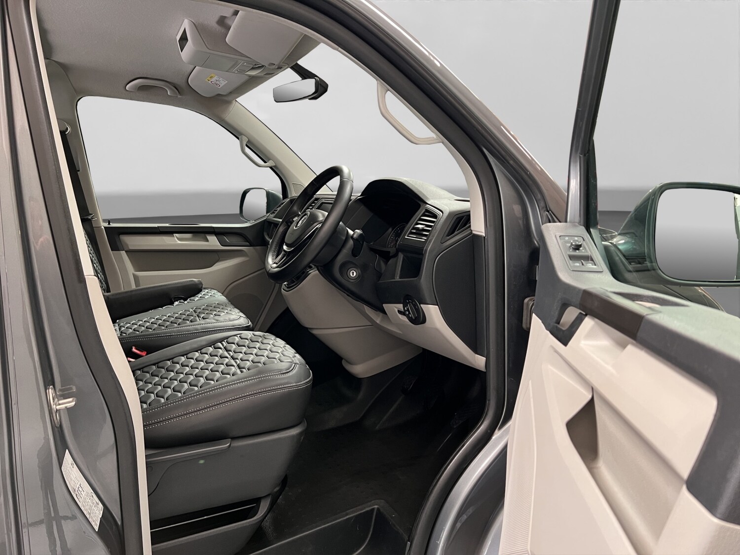 Used Volkswagen Transporter 2018 for sale - 78108976: Photo 20