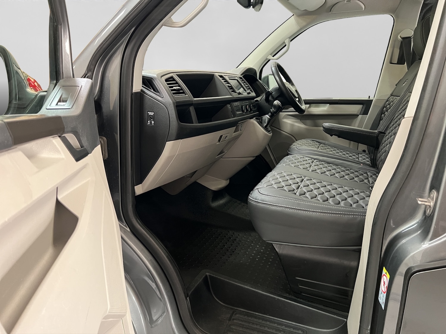 Used Volkswagen Transporter 2018 for sale - 78108976: Photo 21