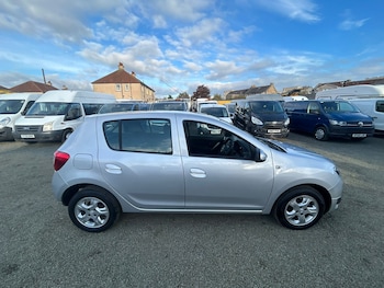 Used Dacia Sandero 2016 for sale - 76593444: Photo
