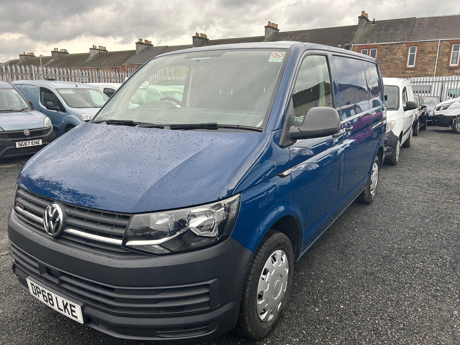 Used Volkswagen Transporter 2018 for sale - 76889068: Photo 2