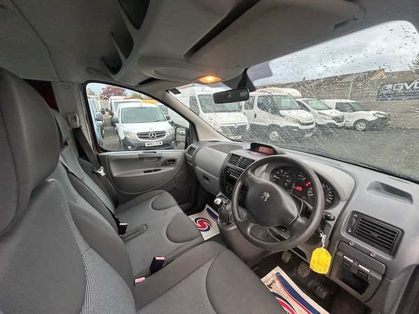 Used Peugeot Expert Tepee 2013 for sale - 76332811: Photo 2