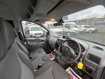 Used Peugeot Expert Tepee 2013 for sale - 76332811: Photo 2