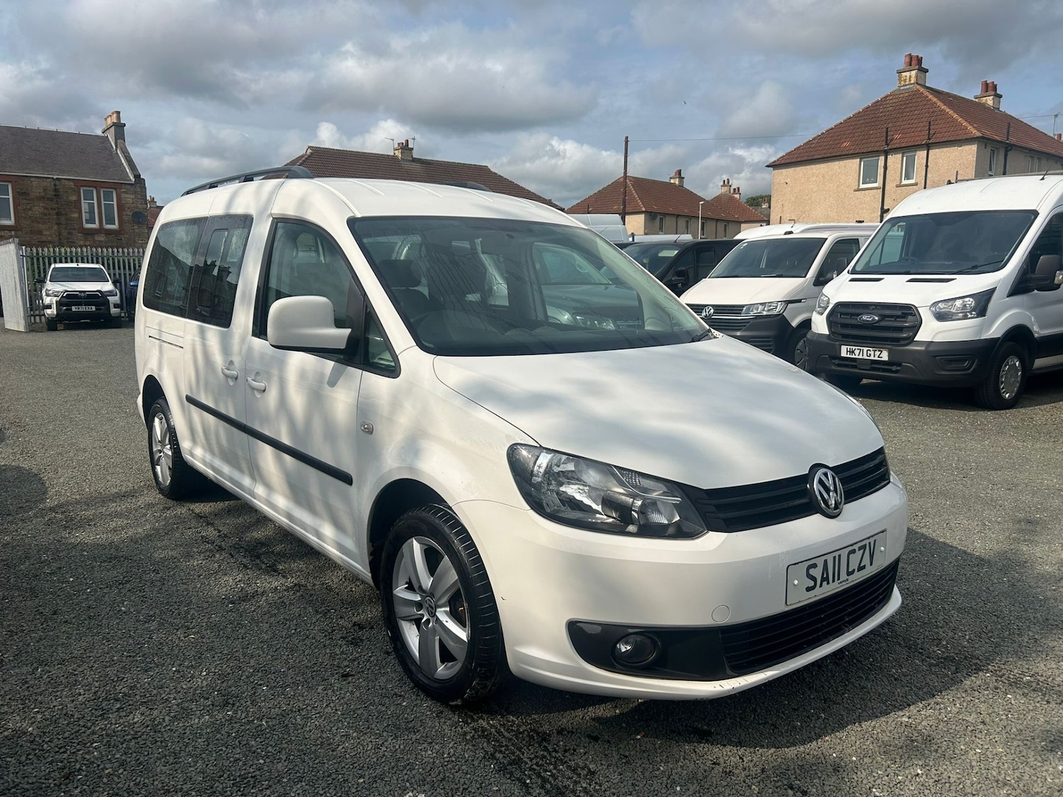 Used Volkswagen Caddy Maxi Life 2011 for sale - 77398272: Photo 3