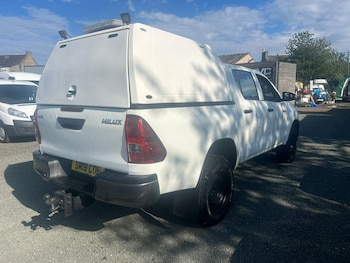 Used Toyota Hilux 2018 for sale - 75603122: Photo