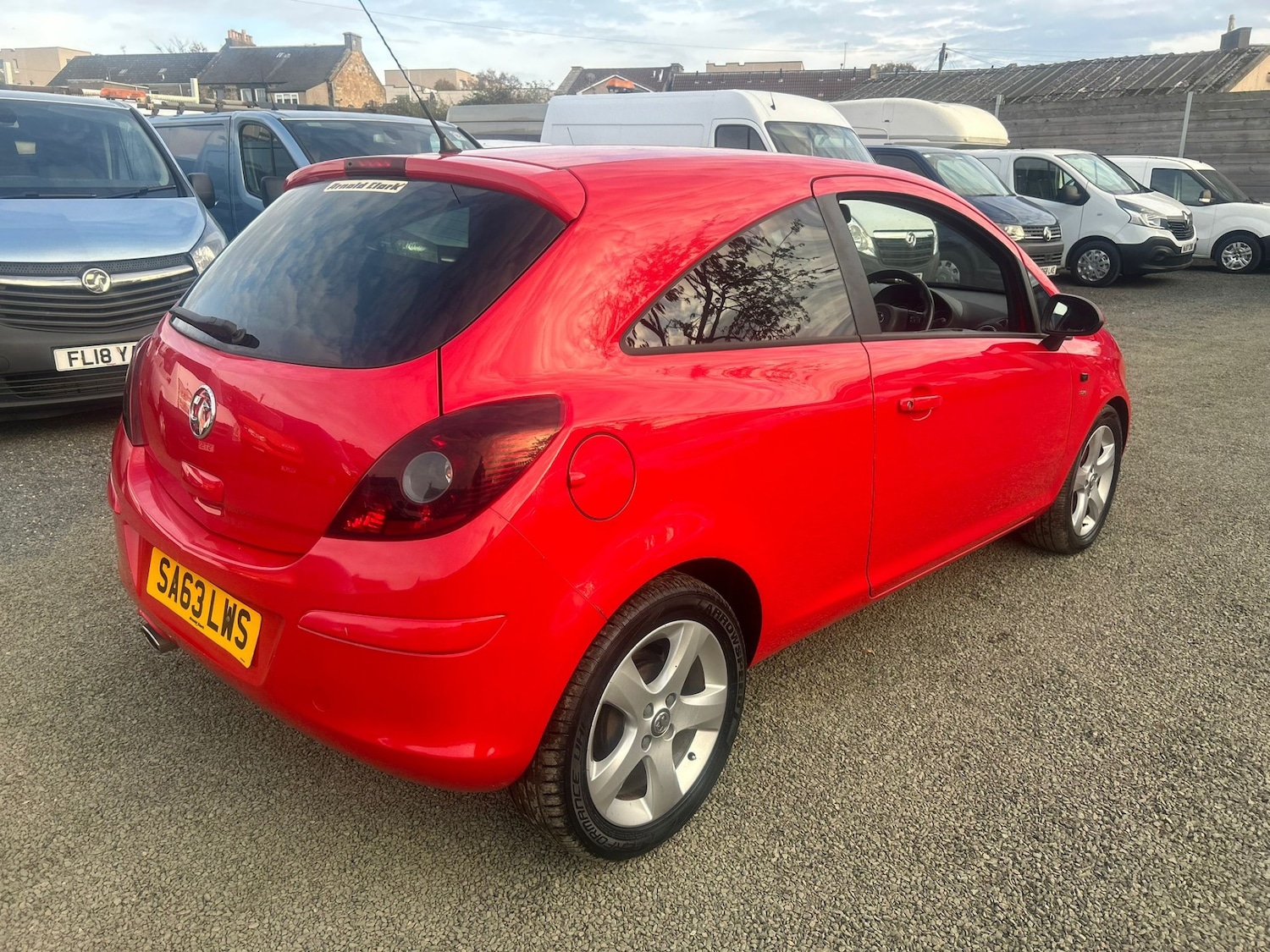 Used Vauxhall Corsa 2013 for sale - 76746267: Photo 2