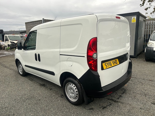 Used Vauxhall Combo 2016 for sale - 76217499: Photo 2