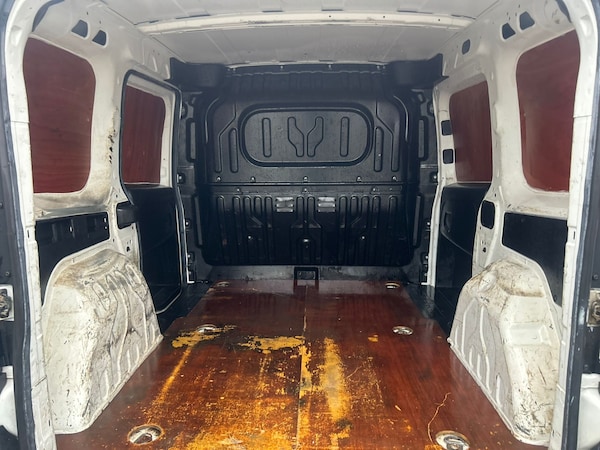 Used Vauxhall Combo 2016 for sale - 76217499: Photo 6