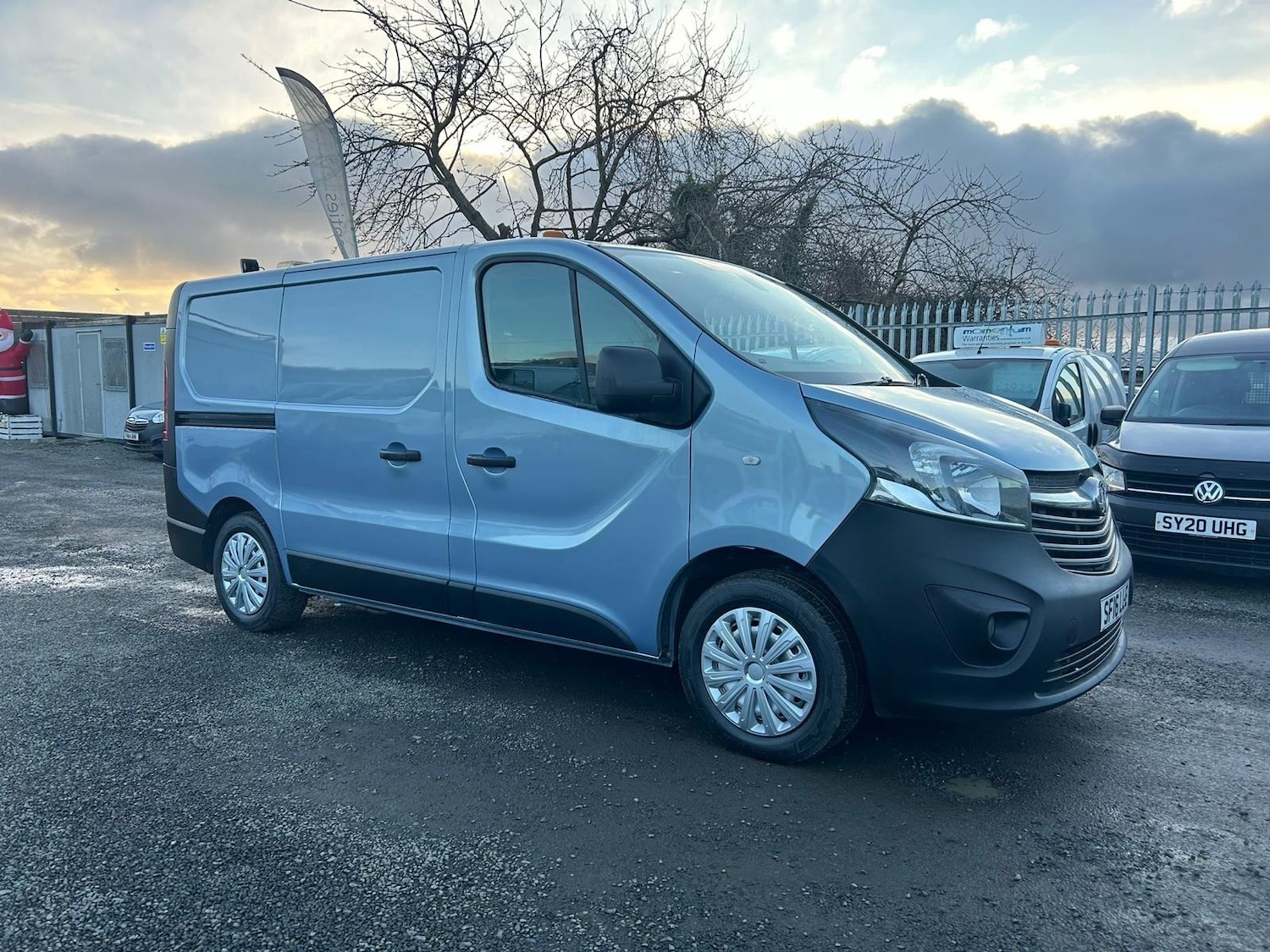 Used Vauxhall Vivaro 2016 for sale - 77135472: Photo 2