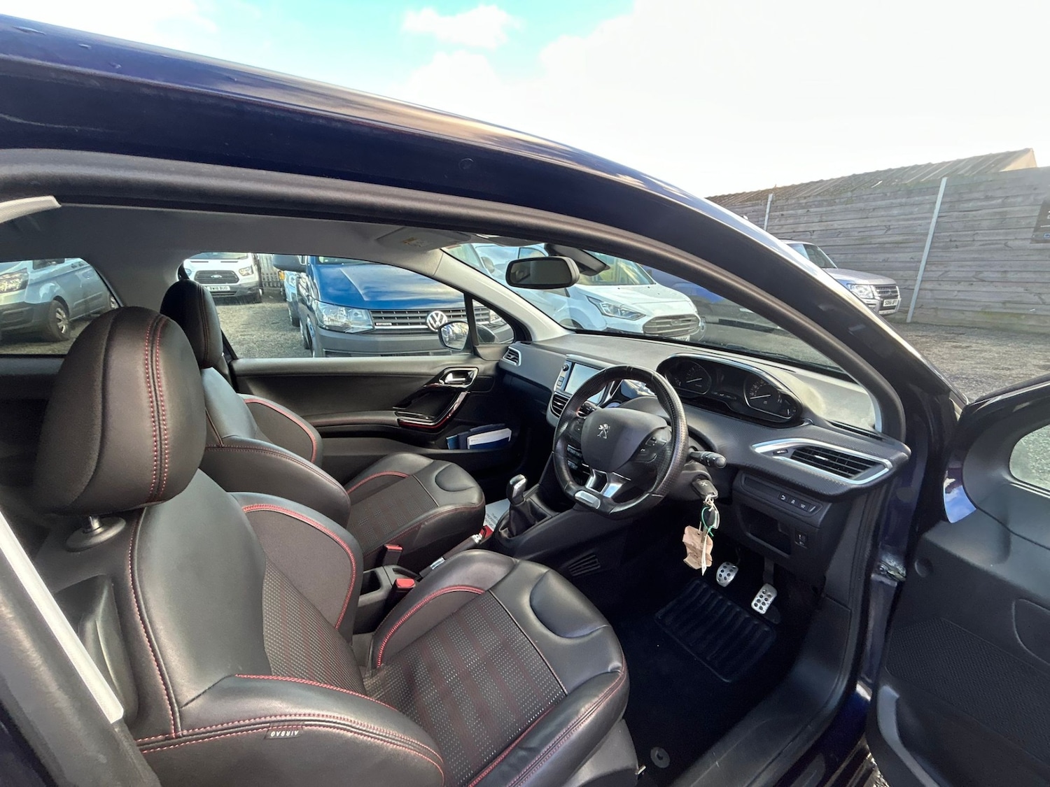 Used Peugeot 208 2016 for sale - 77171349: Photo 11