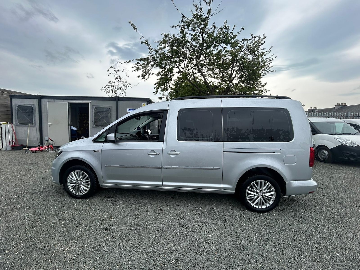 Used Volkswagen Caddy Maxi Life 2018 for sale - 76692192: Photo 4