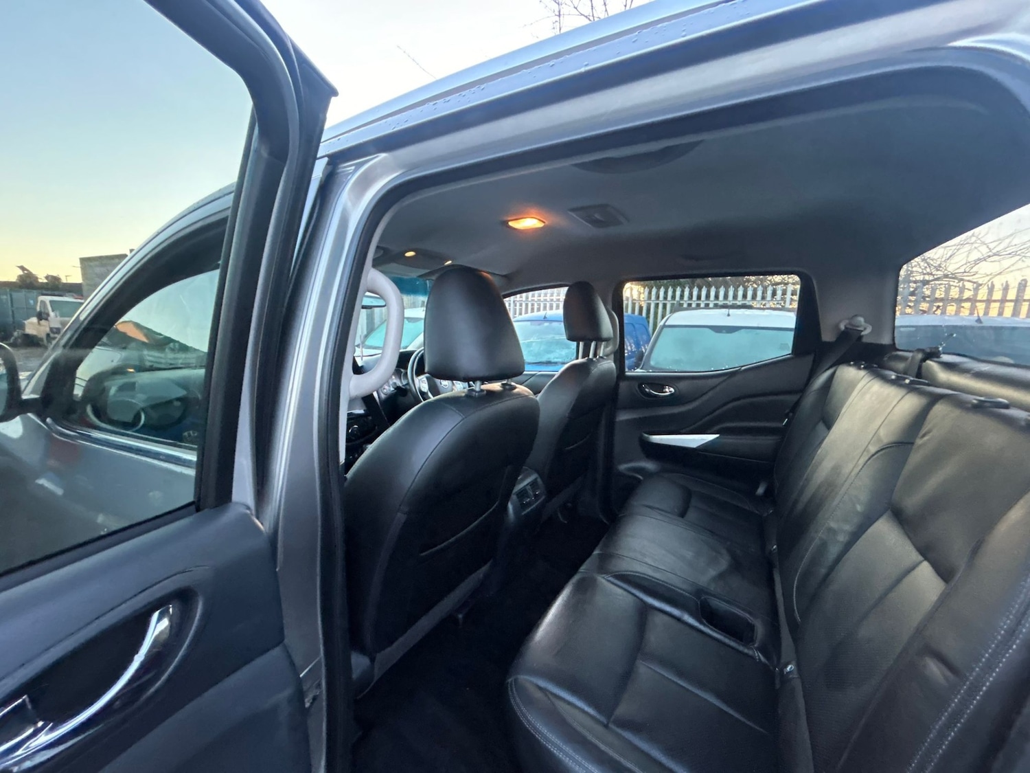 Used Nissan Navara 2016 for sale - 77044493: Photo 9