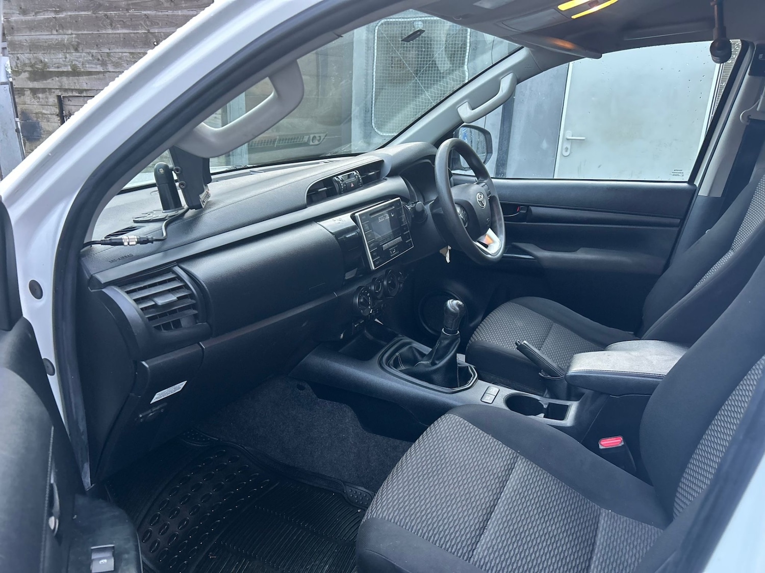 Used Toyota Hilux 2017 for sale - 77148544: Photo 3