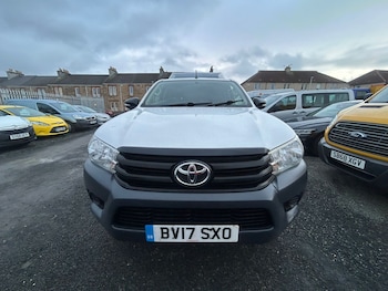 Used Toyota Hilux 2017 for sale - 79391635: Photo